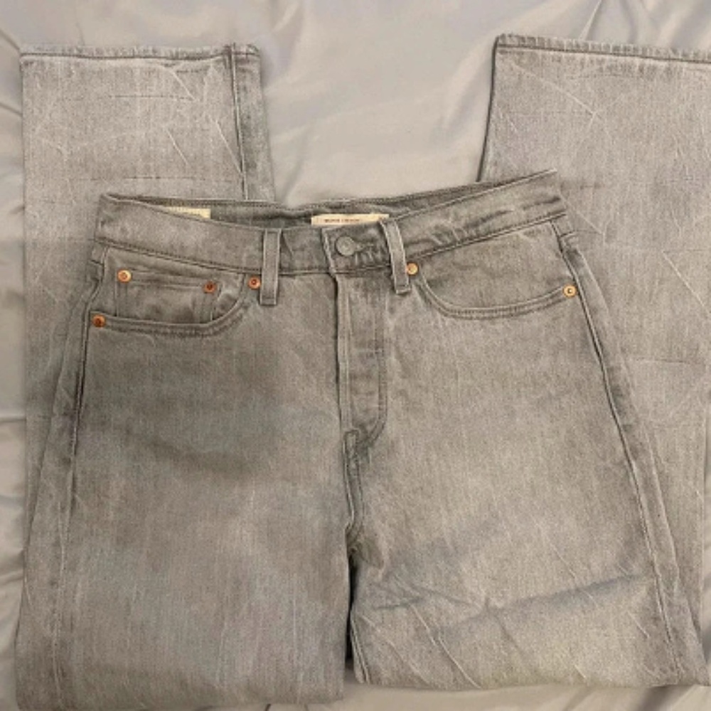 Levi’s Wedgie Straight- Light Grey
